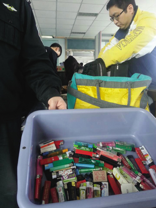 鞍山機場截獲大量打火機窺測出金屬安檢門探測工作重要性[圖]